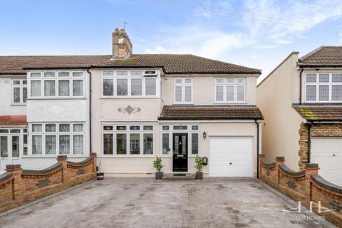 38 Milton Avenue, Hornchurch, RM12 4BW