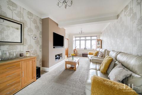 38 Milton Avenue, Hornchurch, RM12 4BW