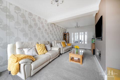 38 Milton Avenue, Hornchurch, RM12 4BW