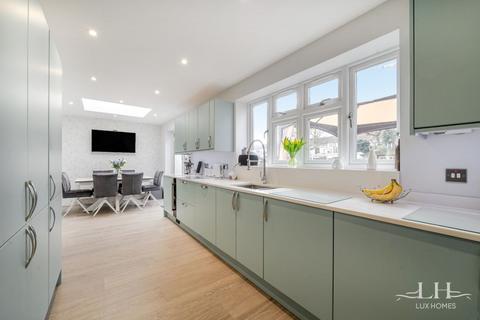 38 Milton Avenue, Hornchurch, RM12 4BW