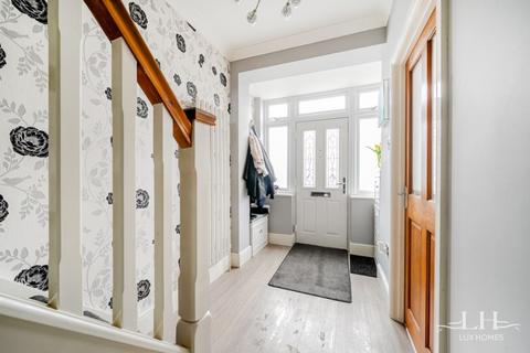 38 Milton Avenue, Hornchurch, RM12 4BW