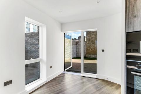 3 bedroom end of terrace house for sale, Granville Road, Childs Hill