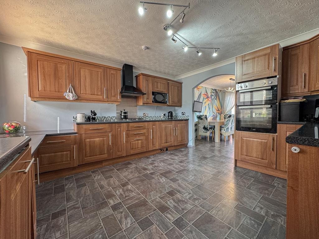 Kitchen (2)