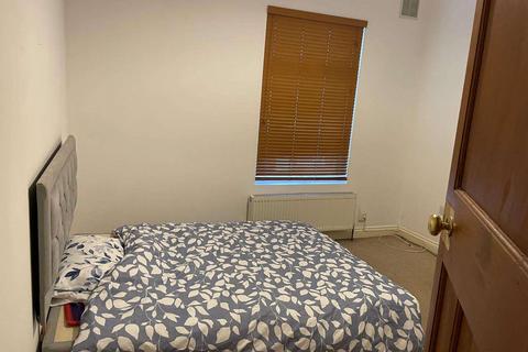 2 bedroom semi-detached house to rent, Coventry, CV2