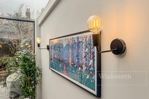 104 Kilravock Street, London, W10 4HZ