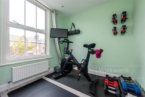 104 Kilravock Street, London, W10 4HZ