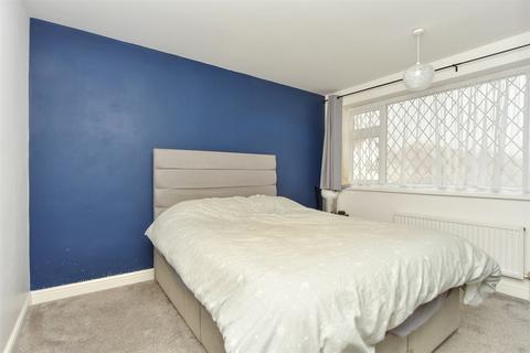 54 Burntwick Drive, Lower Halstow, Sittingbourne, ME9 7DX