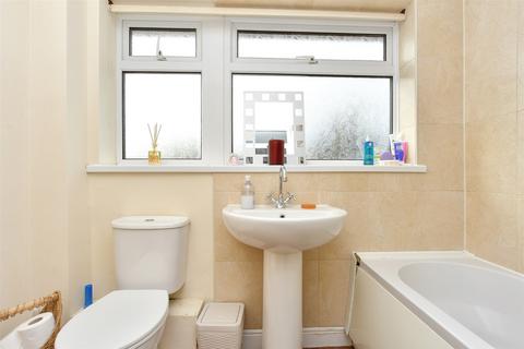 54 Burntwick Drive, Lower Halstow, Sittingbourne, ME9 7DX