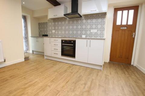 1 bedroom terraced house for sale, Ley Fleaks Road, Idle, Bradford