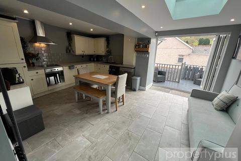 55 Amos Hill, Tonypandy, CF40 1PP