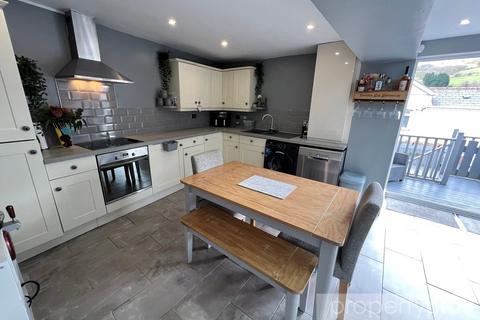 55 Amos Hill, Tonypandy, CF40 1PP
