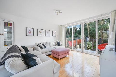 10 Barrow Hill Close, Worcester Park, KT4 7PT