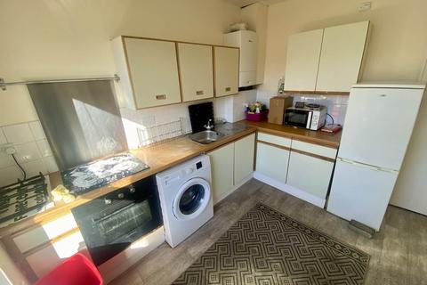 3 bedroom flat to rent, Brunswick Street, City Centre, , Swansea
