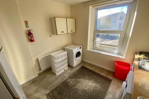 3 bedroom flat to rent, Brunswick Street, City Centre, , Swansea