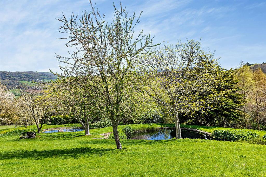 Main House The Ponds.jpg