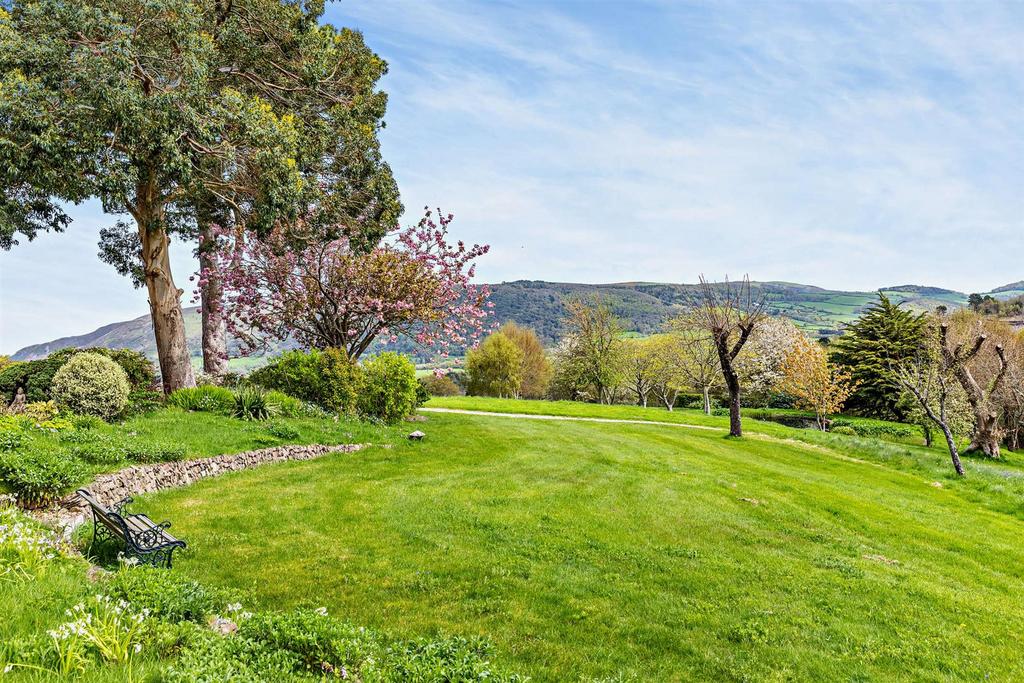Main House Gardens.jpg