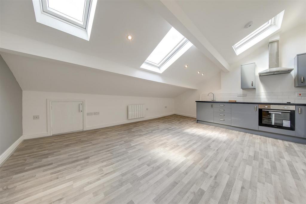 Open Plan Lounge / Kitchen