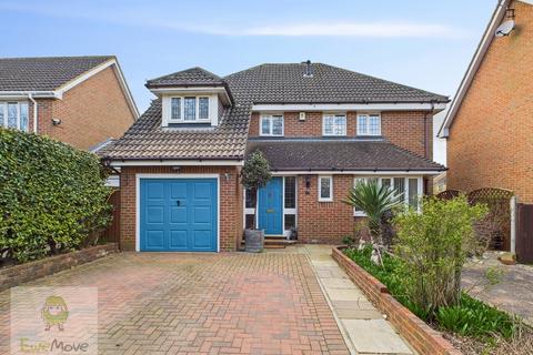 4 bedroom detached house for sale, Hertsfield Avenue, Strood, Rochester ME2 3PU