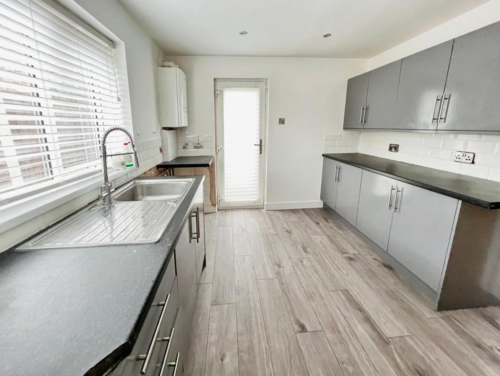 Ee65dd9b-kitchen.jpg