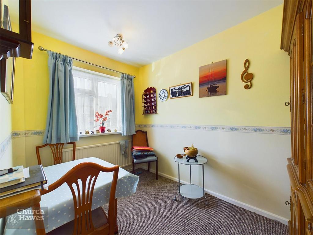 Bed2.jpg