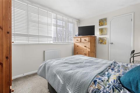 3 bedroom semi-detached house for sale, Oakleaf Drive, Polegate BN26
