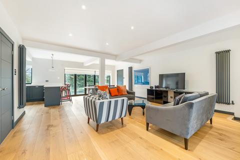 4 bedroom semi-detached house for sale, Kingswood Road Bromley BR2