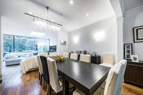 undefined, Corringway, Ealing, London, W5