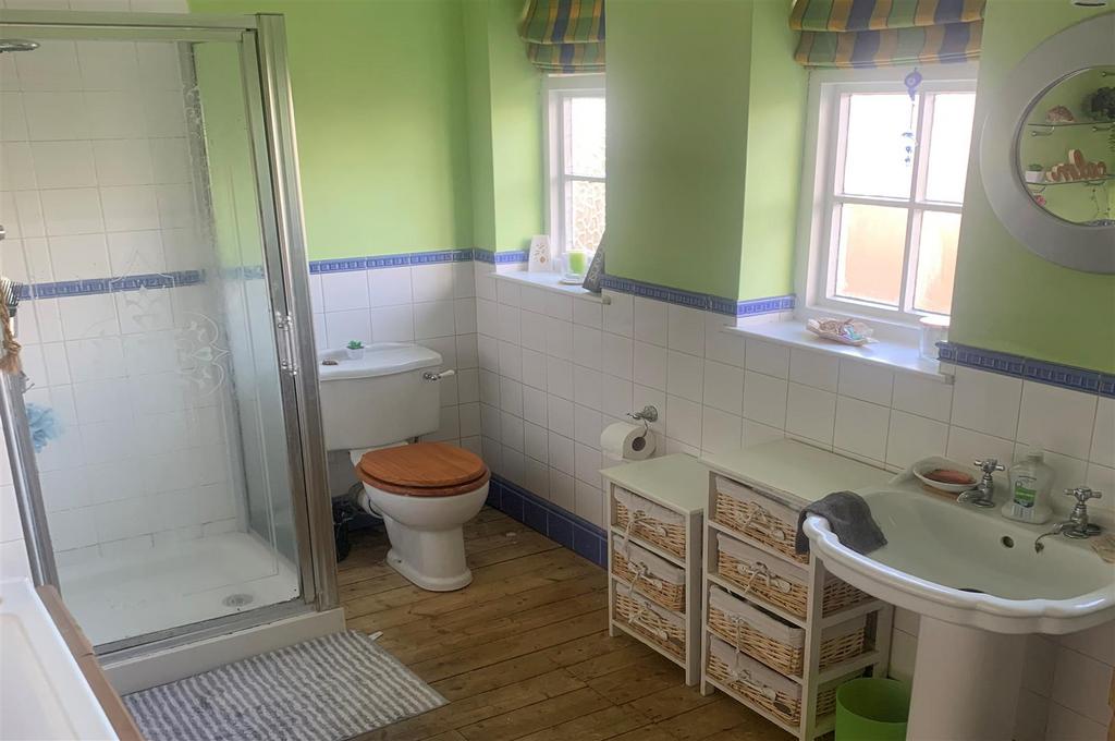 Bathroom.jpg