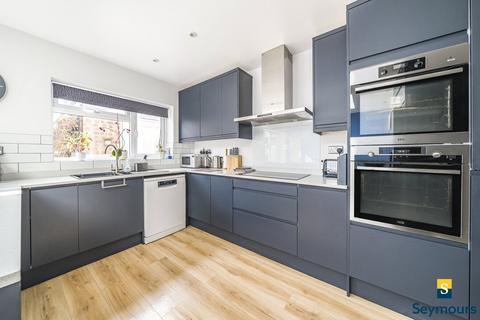 25 Sheepfold Road, Guildford, GU2 9TS