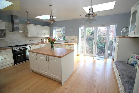 5 bedroom semi-detached house for sale, Delamere Road, Flixton