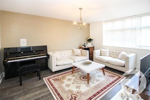 196 Avery Hill Road, London, SE9 2EX
