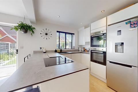 9 Baird Close, Yaxley, Peterborough, PE7 3GB