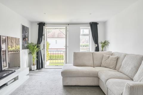 2 bedroom flat for sale, Beacon Crescent, Surrey GU26