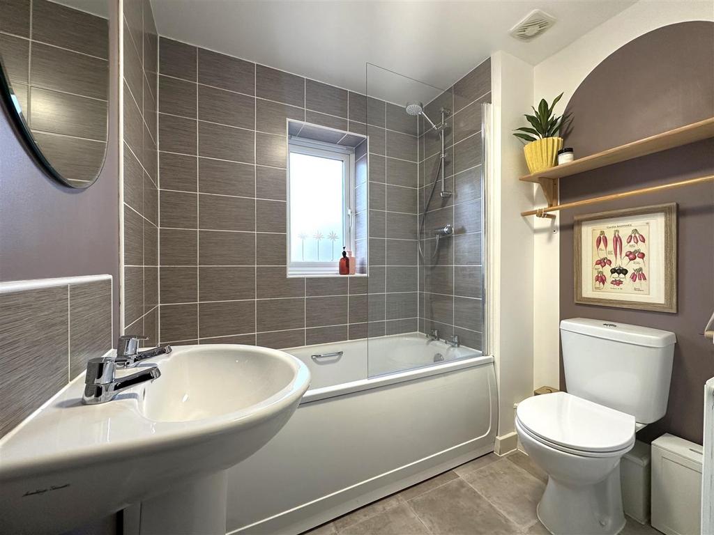 First Floor Bathroom 631