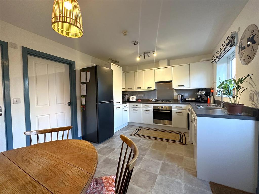Stylish Dining Kitchen 612