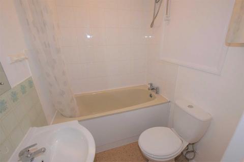 Studio to rent, Alexander Close, East Barnet