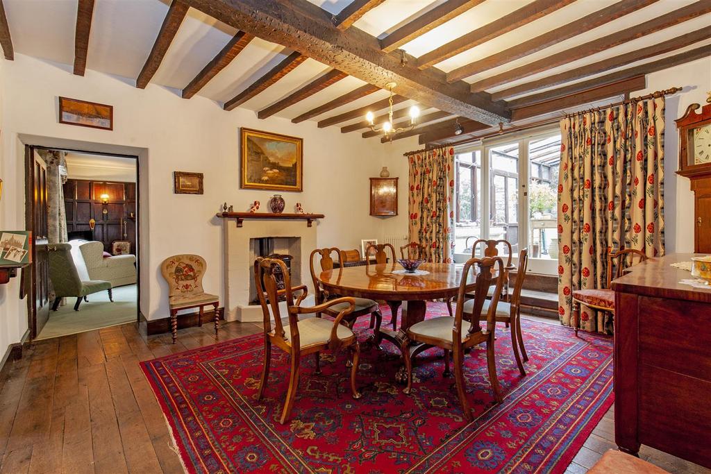 Dining Room-2.jpg