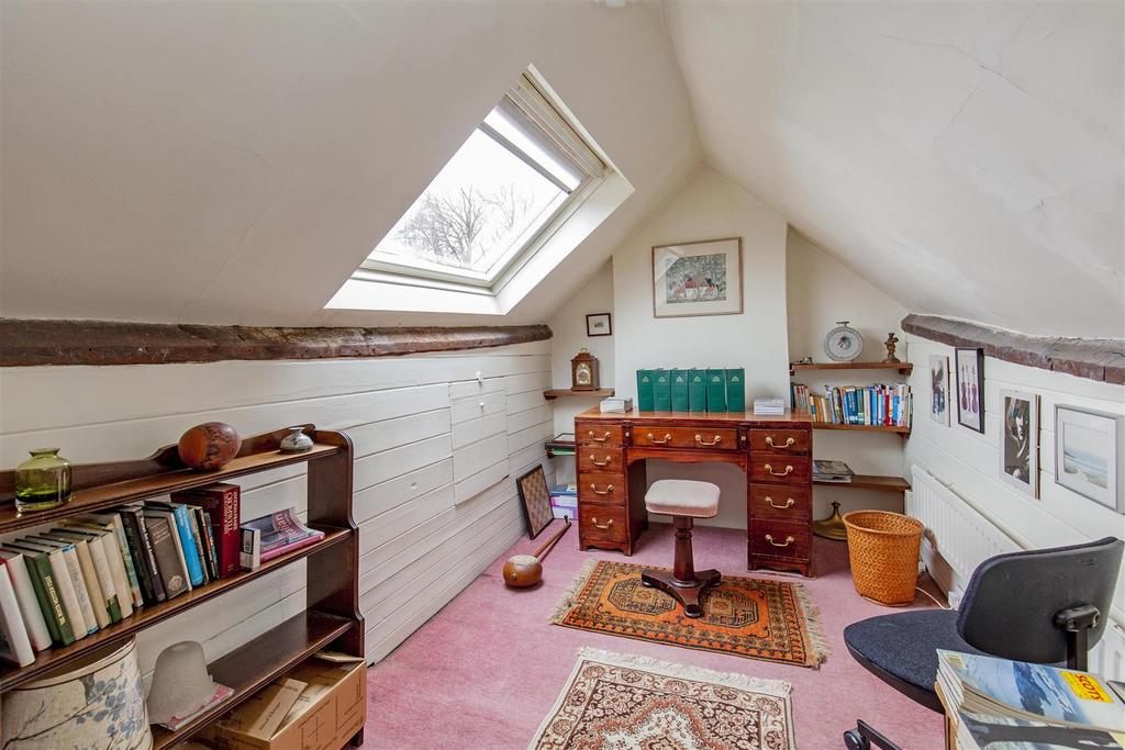 Bedroom 7-1.jpg