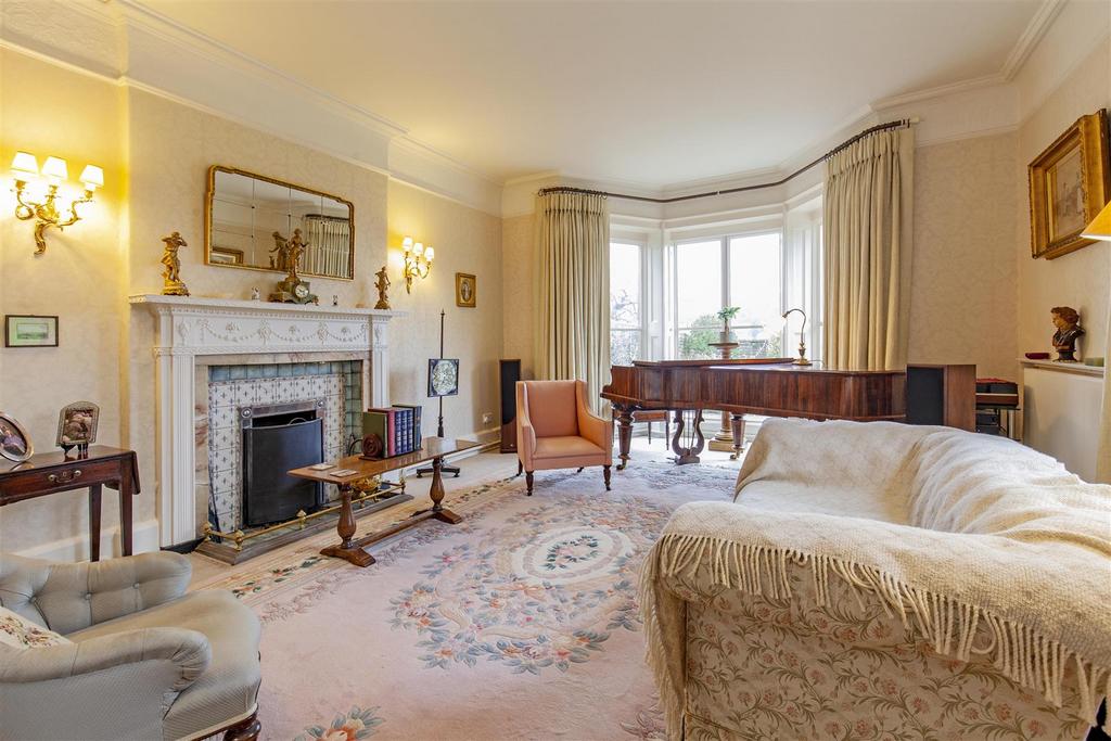 Reception Room-1.jpg