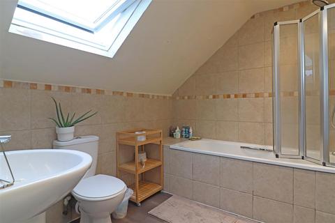 144e Brambletye Park Road, Redhill, RH1 6ED