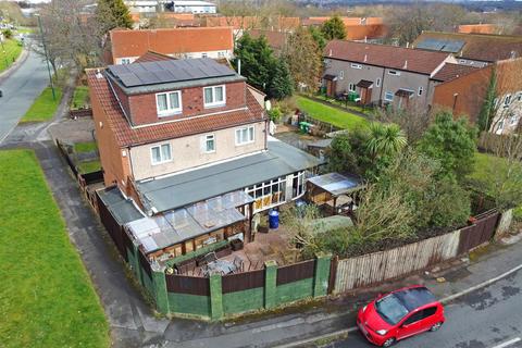57 Corben Gardens, Bulwell, Nottingham, NG6 7FE
