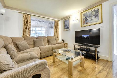 57 Corben Gardens, Bulwell, Nottingham, NG6 7FE
