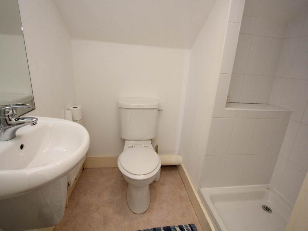 Shower Room (2nd Flo