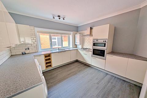 2 bedroom flat for sale, Charminster