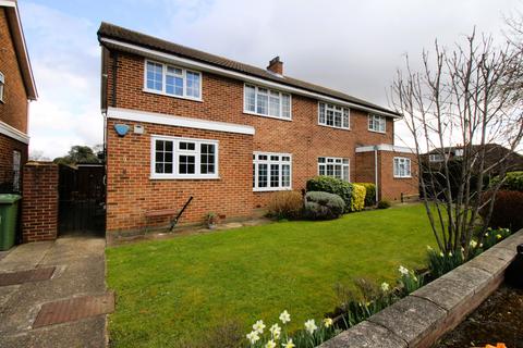 8 Tadlows Close, Upminster, RM14 2BD