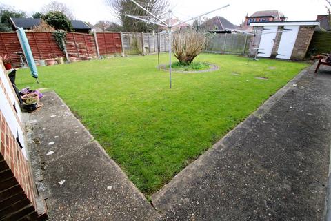 8 Tadlows Close, Upminster, RM14 2BD