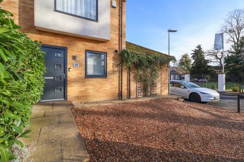 4 bedroom house to rent, Off Village Road GL51 OFR