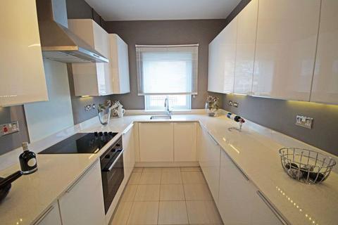 4 bedroom house to rent, Off Village Road GL51 OFR