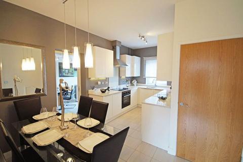 4 bedroom house to rent, Off Village Road GL51 OFR