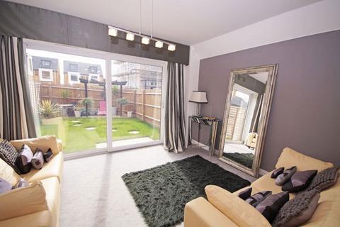 4 bedroom house to rent, Off Village Road GL51 OFR